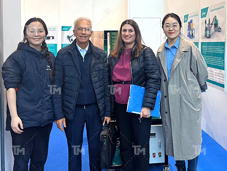 Amigos de Oriente Medio visitan hoy la fábrica y confirman los detalles del pedido