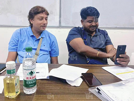 Los representantes de los clientes de la India vienen a visitar nuestra fábrica